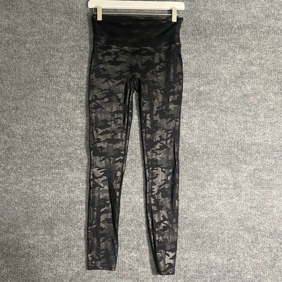 SPANX Faux Leather Leggings Medium Matte Black Camo High Rise Skinny Compression - Picture 3 of 16